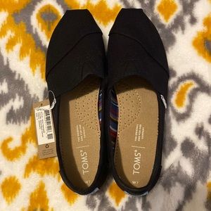 Black canvas toms